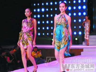 模特時裝走秀展示汶上服裝產業(yè)魅力